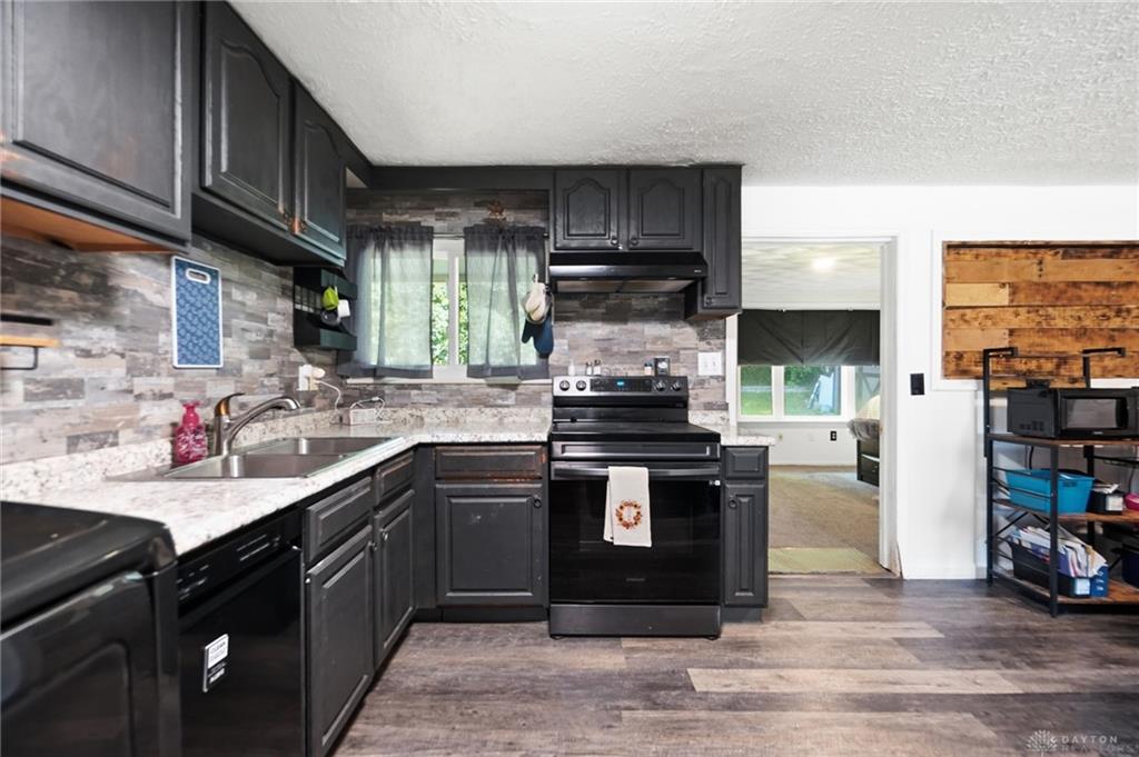 3776 Utica Property Photo 17