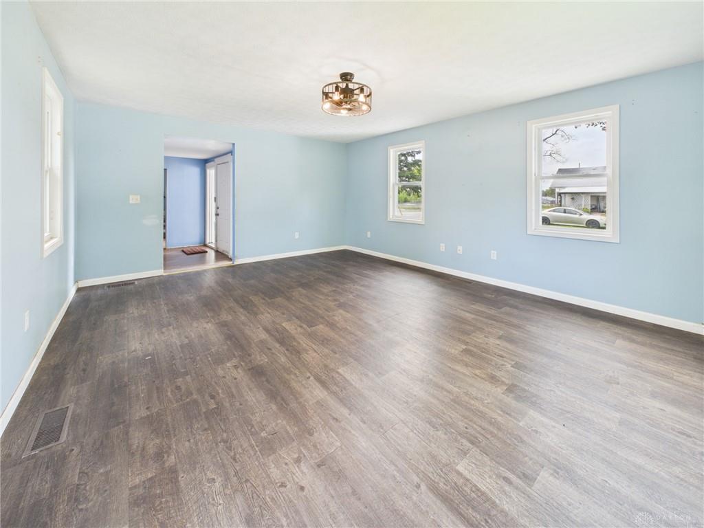 220 E Garnsey Property Photo 10