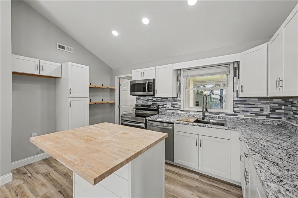 518 4th Property Photo 10