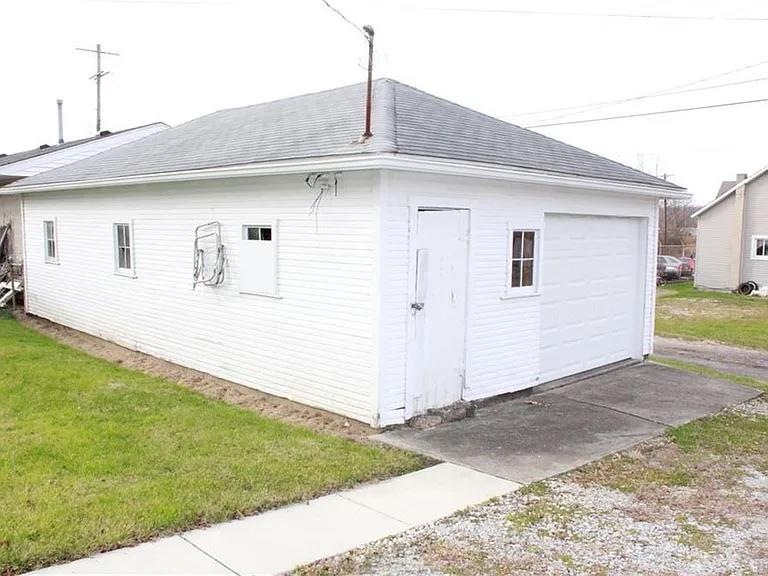 2238 Columbus Property Photo 11