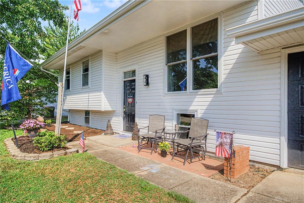 148 Beverly Property Photo 4