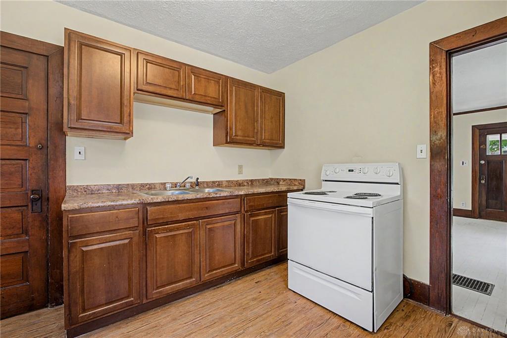 1841 King Property Photo 14