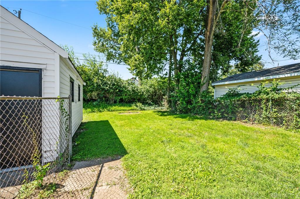 1661 Humphrey Property Photo 13