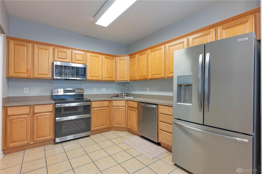 3028 Elmbrook Property Photo 7