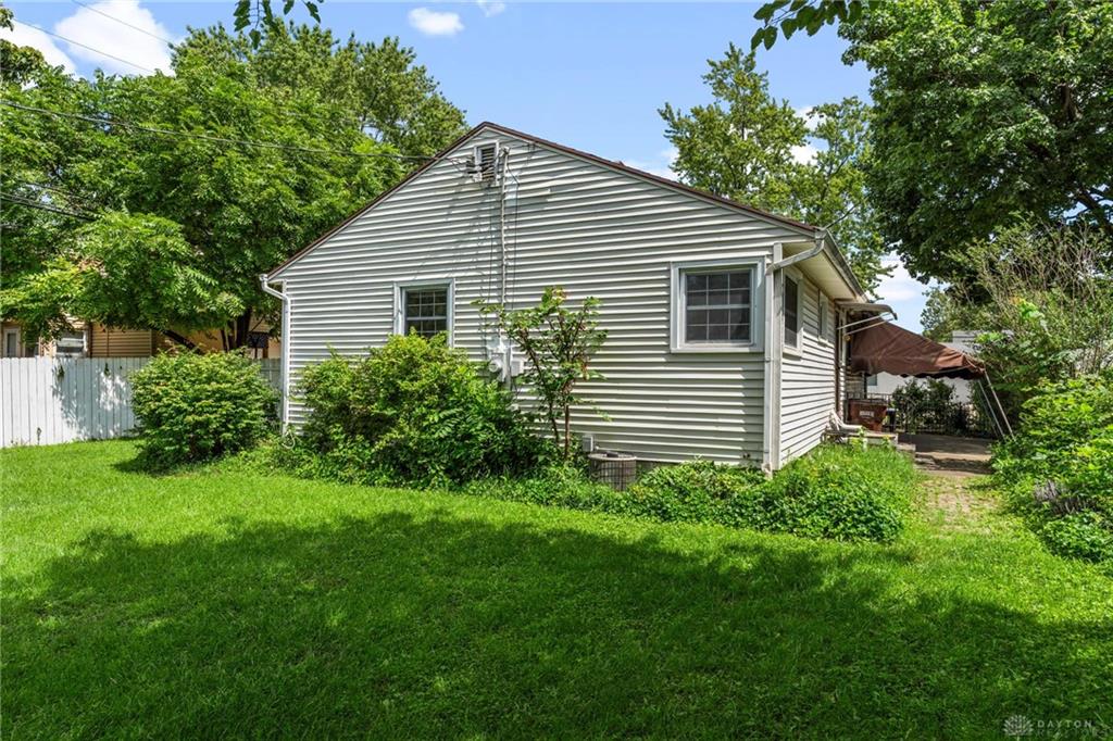 2209 Hazel Property Photo 7
