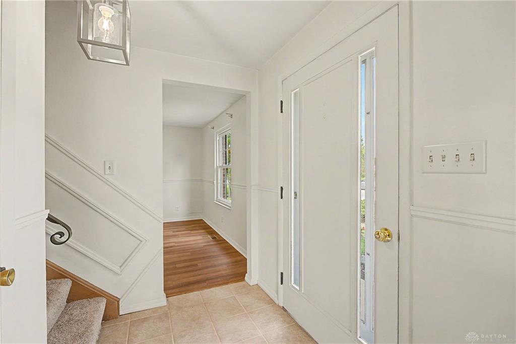 633 Sharon Property Photo 7