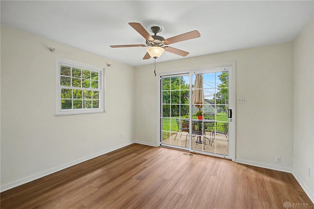 633 Sharon Property Photo 11