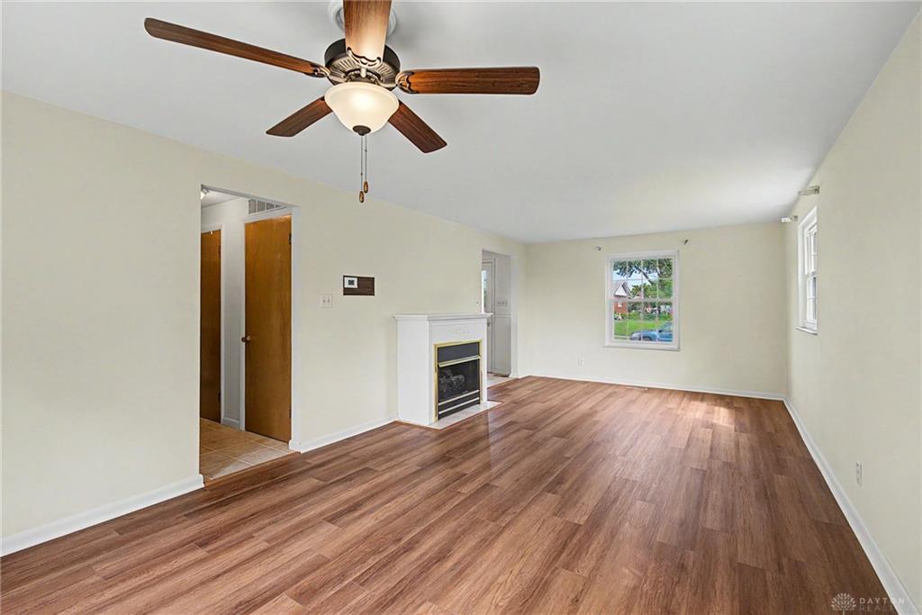633 Sharon Property Photo 13