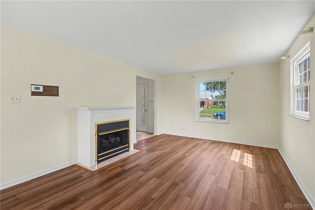 633 Sharon Property Photo 16