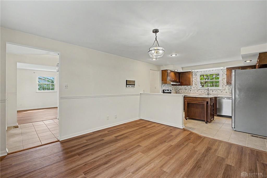 633 Sharon Property Photo 19