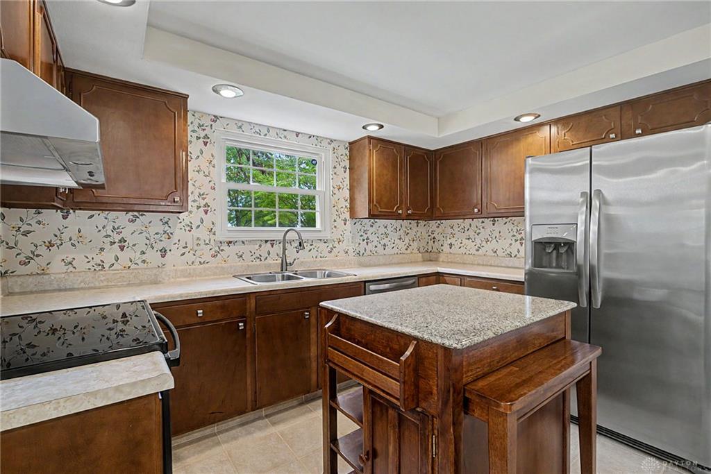 633 Sharon Property Photo 22
