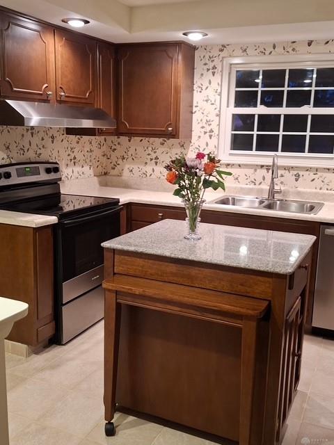 633 Sharon Property Photo 23