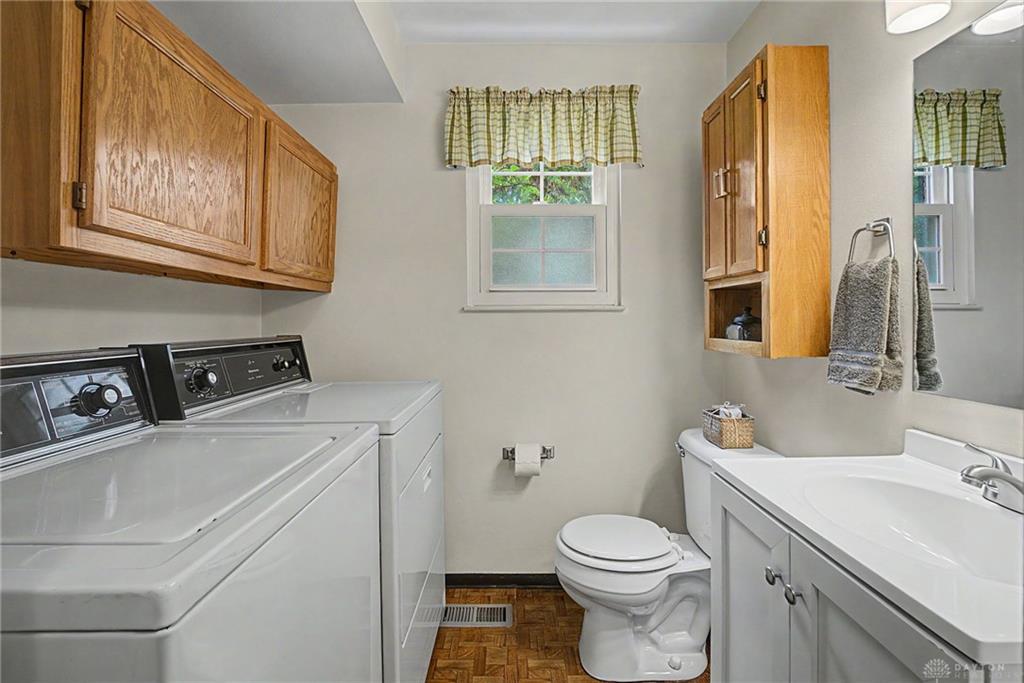 633 Sharon Property Photo 26
