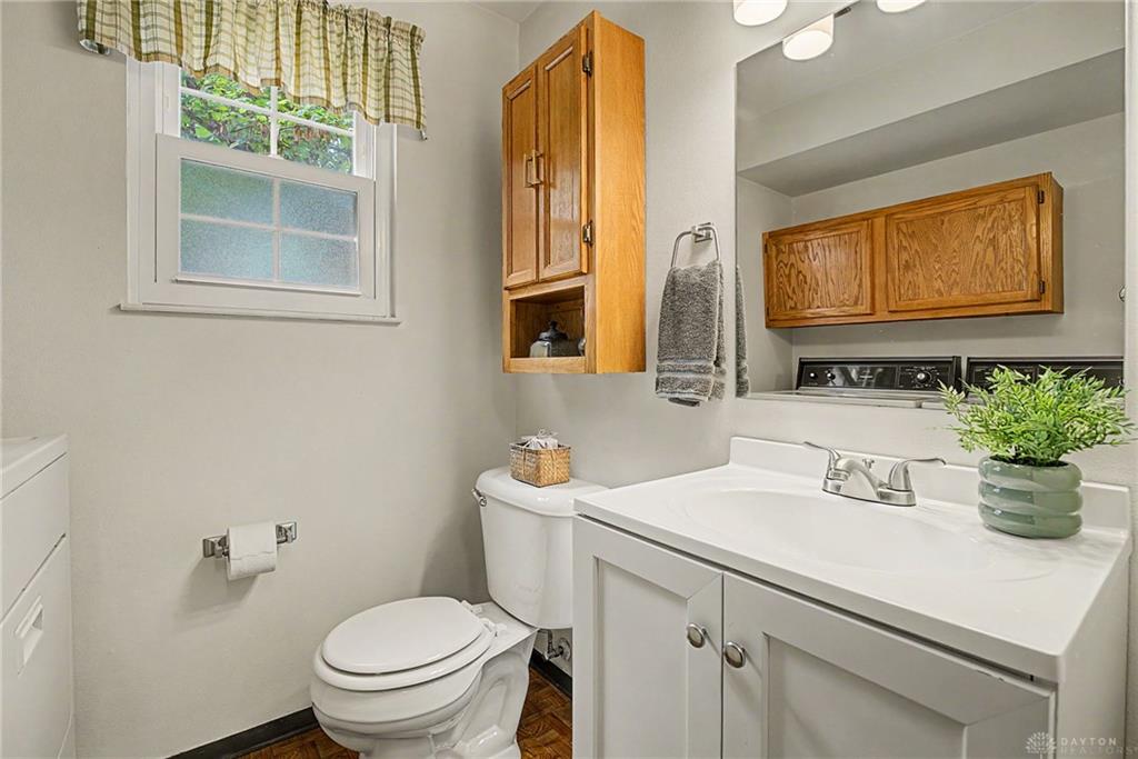 633 Sharon Property Photo 27