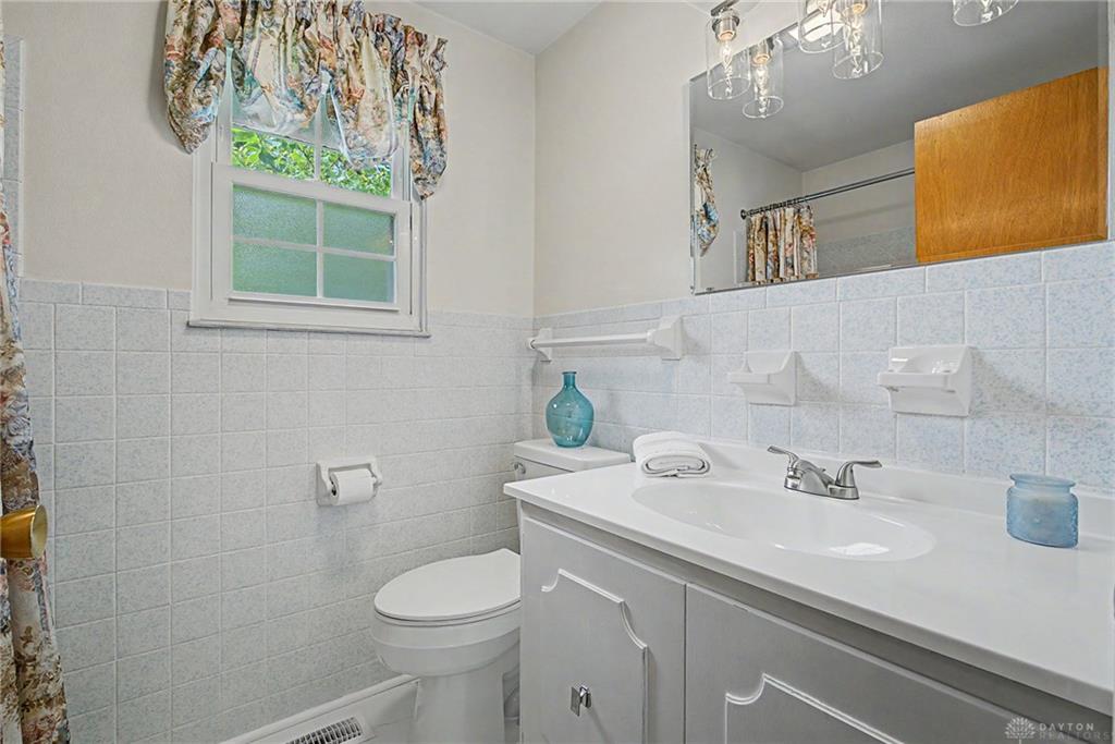 633 Sharon Property Photo 38