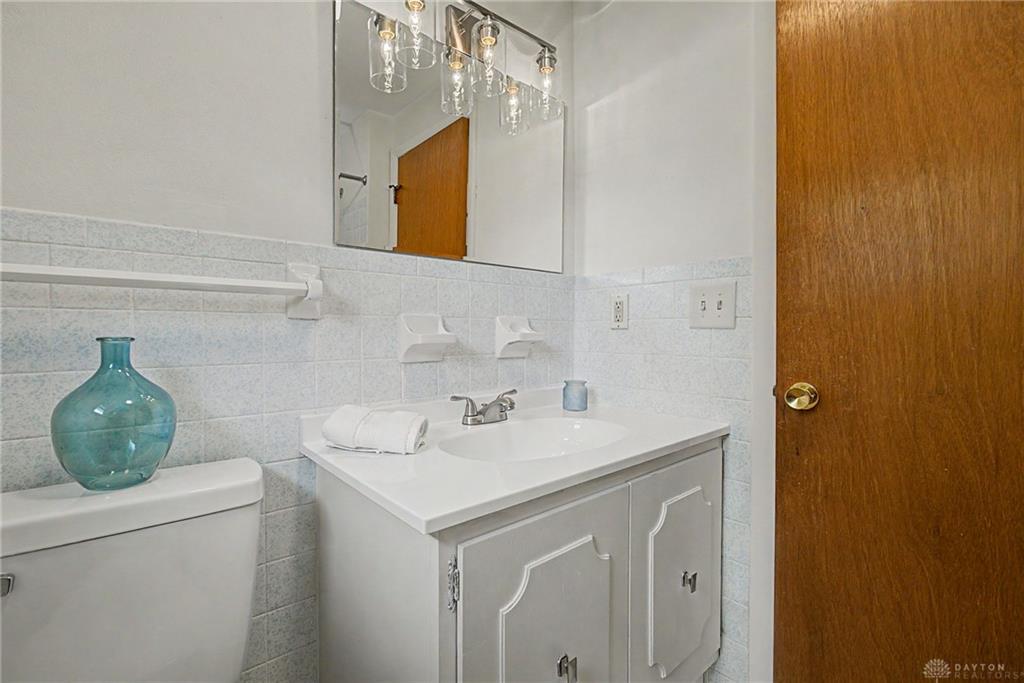 633 Sharon Property Photo 40