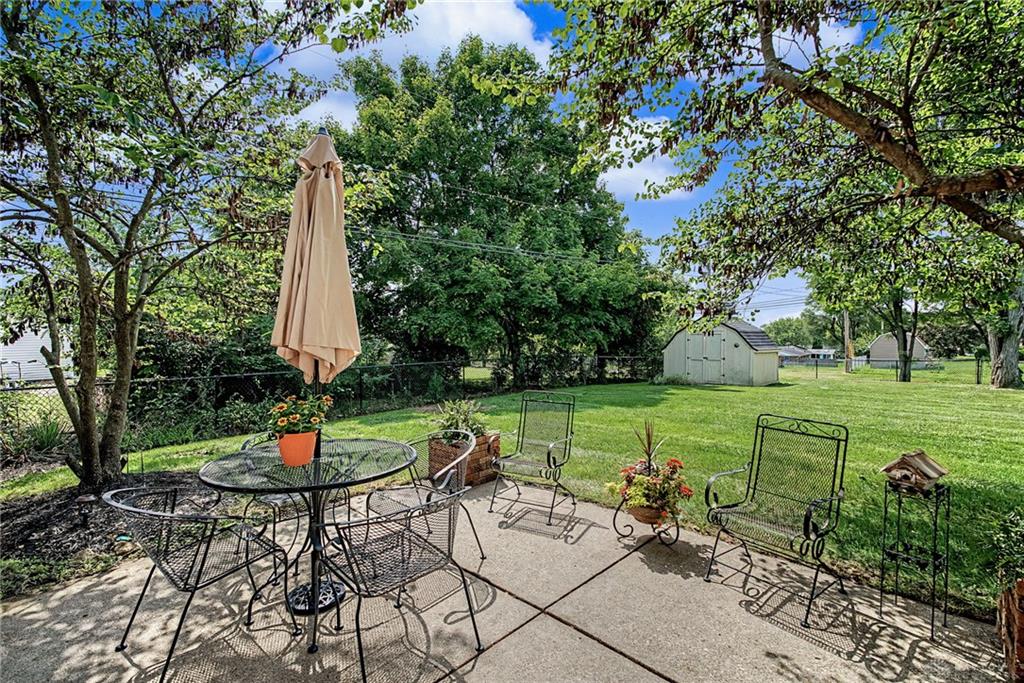 633 Sharon Property Photo 41