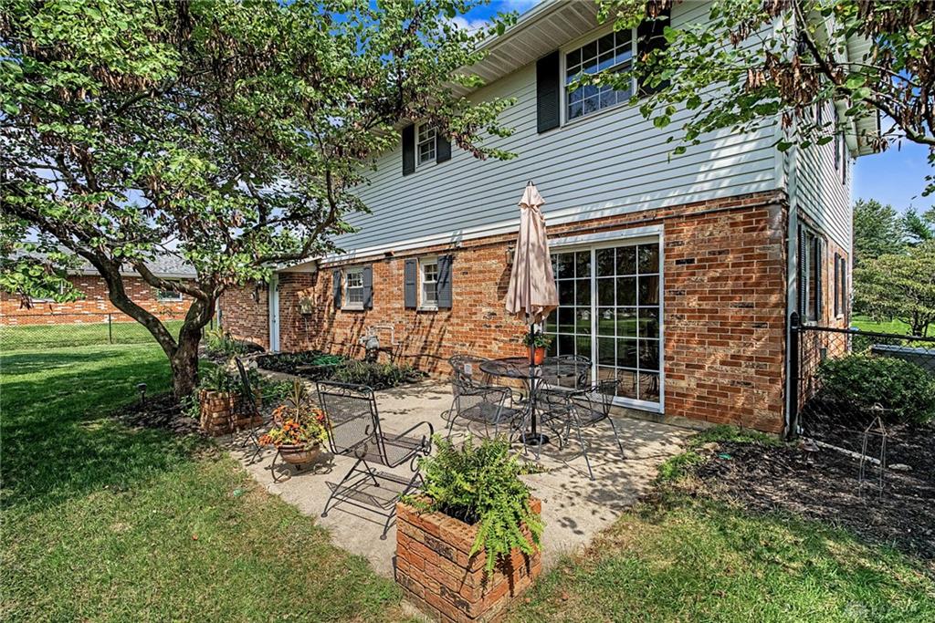 633 Sharon Property Photo 42