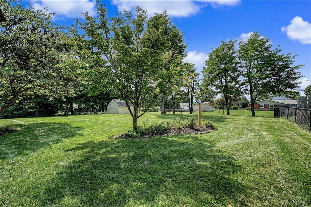 633 Sharon Property Photo 43