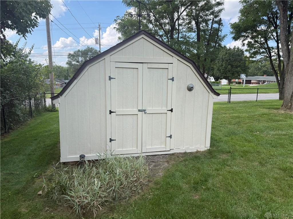 633 Sharon Property Photo 48