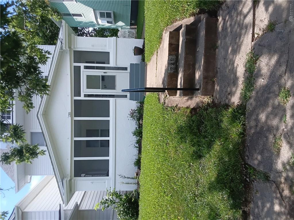 739 Saint Nicholas Property Photo 1