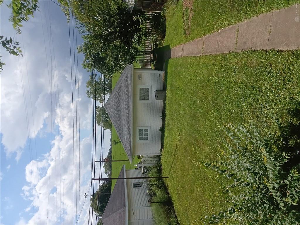 739 Saint Nicholas Property Photo 16