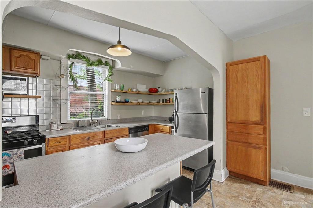 3935 Saint James Property Photo 16