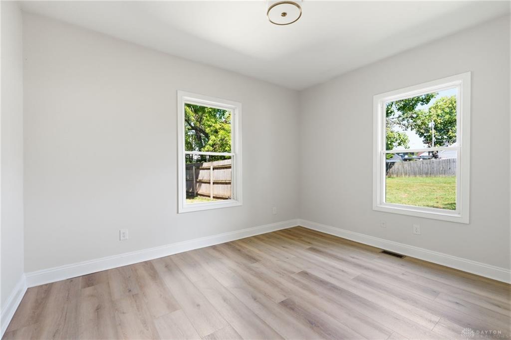 2403 S Sutphin Property Photo 20