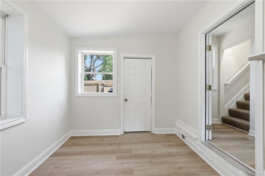 2403 S Sutphin Property Photo 27
