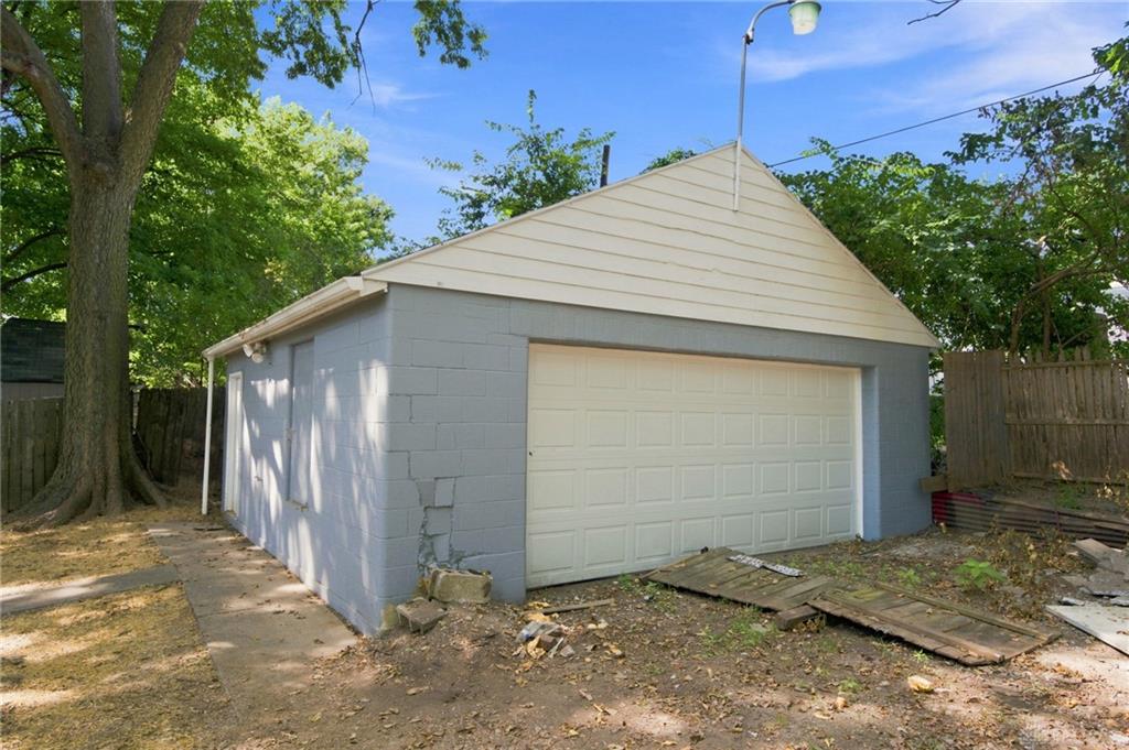 2403 S Sutphin Property Photo 50