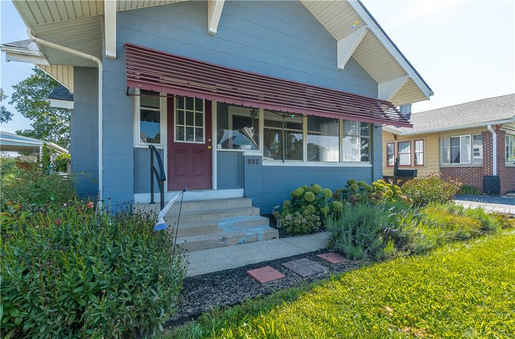 937 E Main Property Photo 3