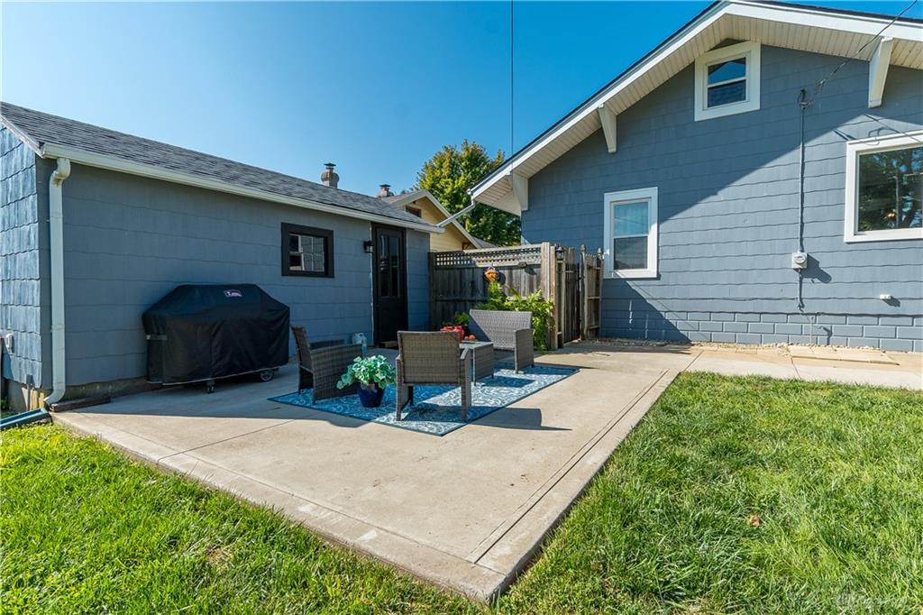 937 E Main Property Photo 33