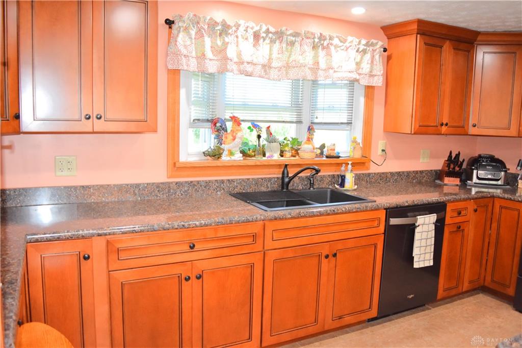 515 Snyder Property Photo 28