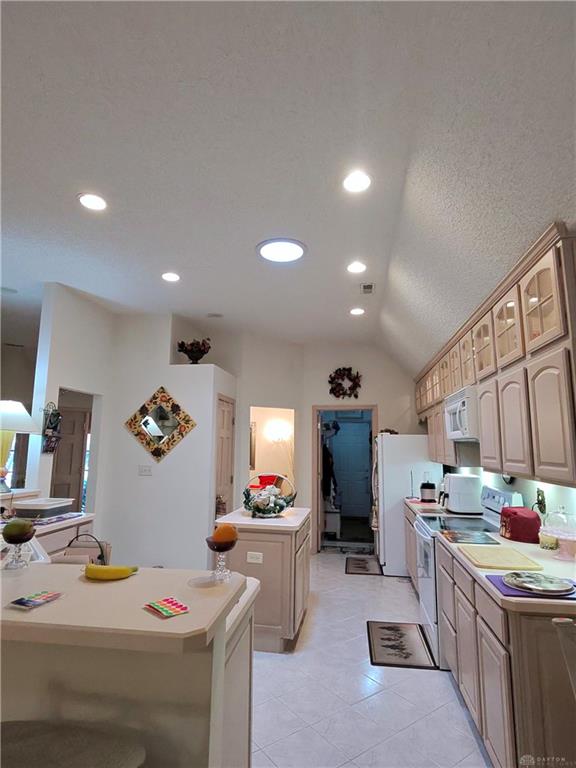 4647 Elysian B Property Photo 11