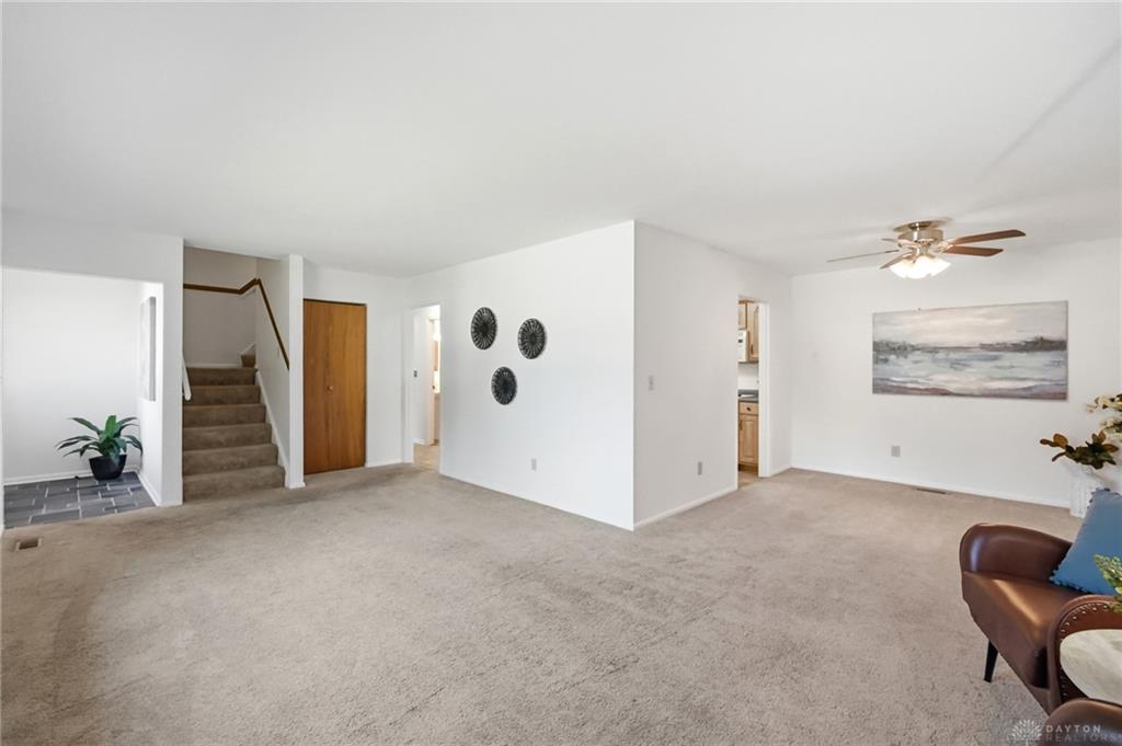976 Kathryn Property Photo 8