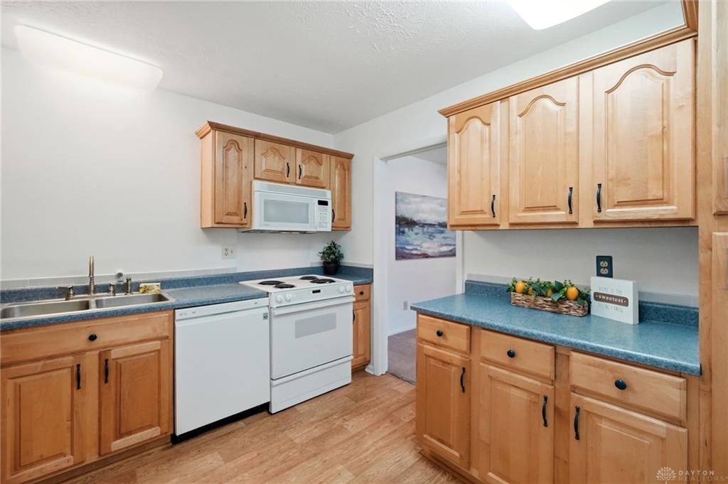 976 Kathryn Property Photo 12