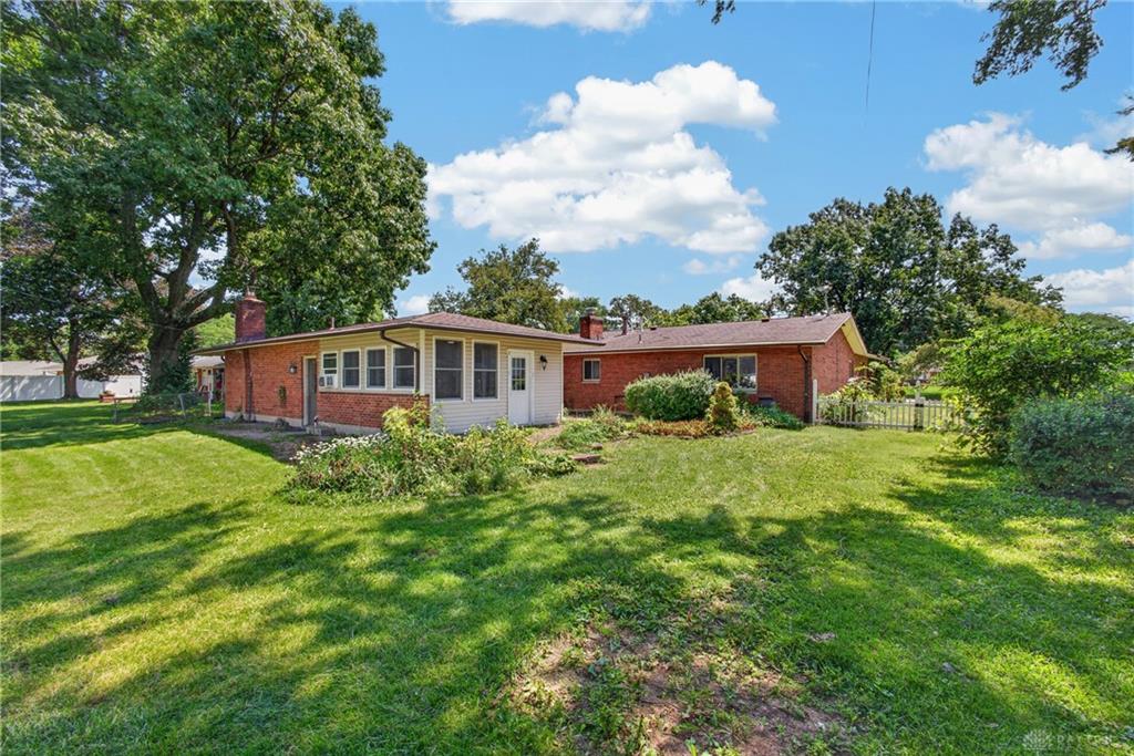 2317 E Rahn Property Photo 31