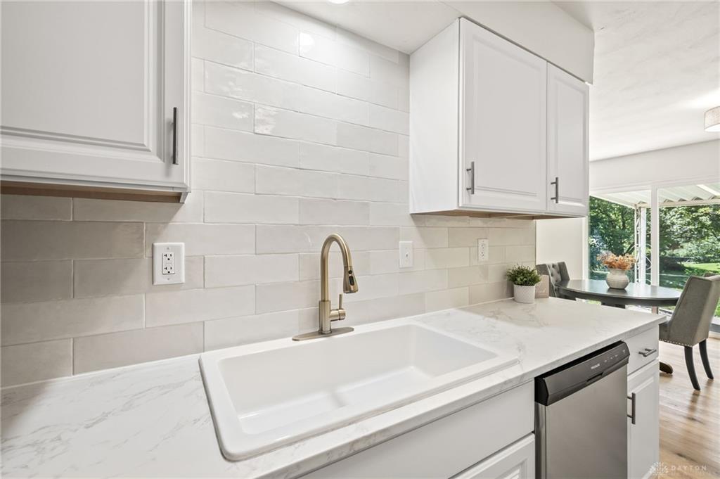4095 Raymond Property Photo 12