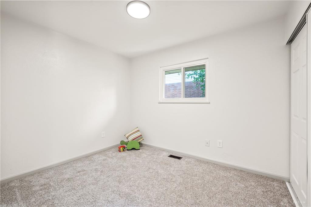 4095 Raymond Property Photo 22