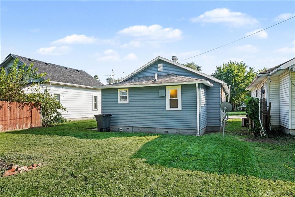 7 Brown Property Photo 26