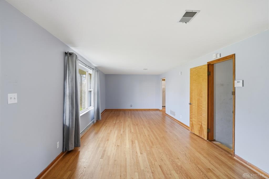 5267 Radford Property Photo 7