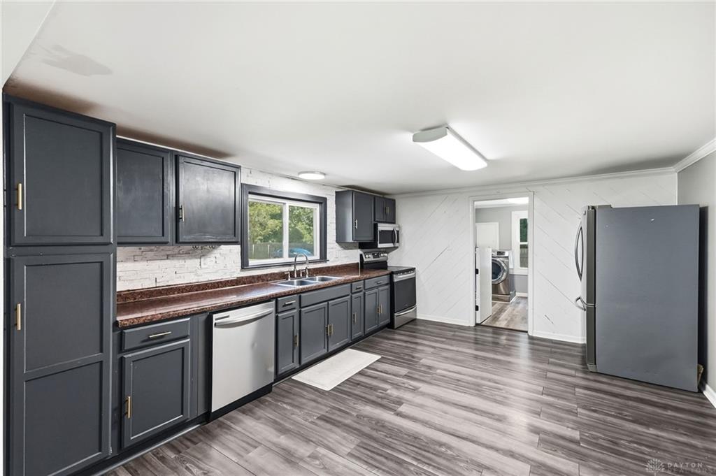 1265 Wallaby Property Photo 3