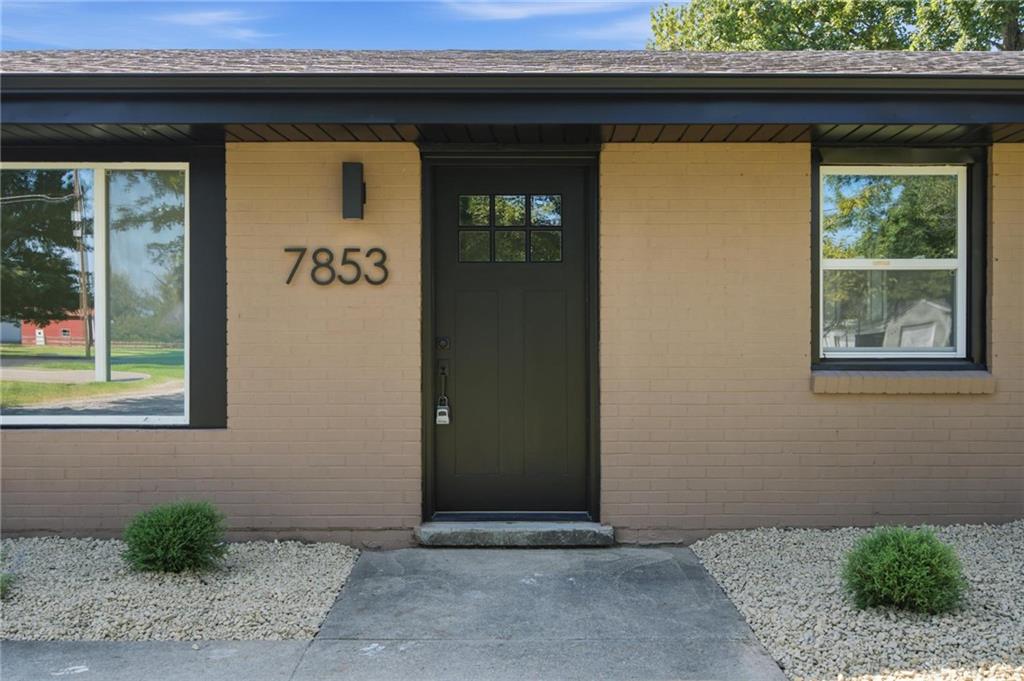 7853 Myers Property Photo 3