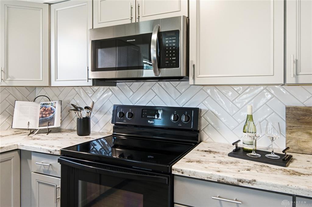 8543 Kingston Property Photo 3
