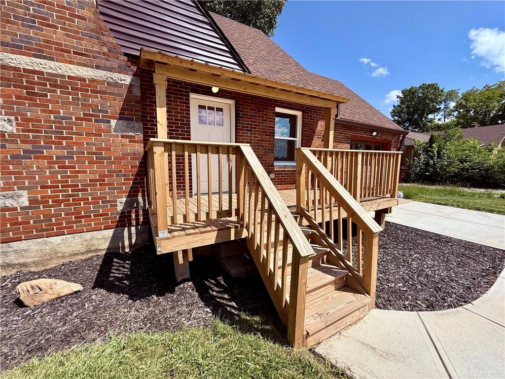524 S Main Property Photo 3