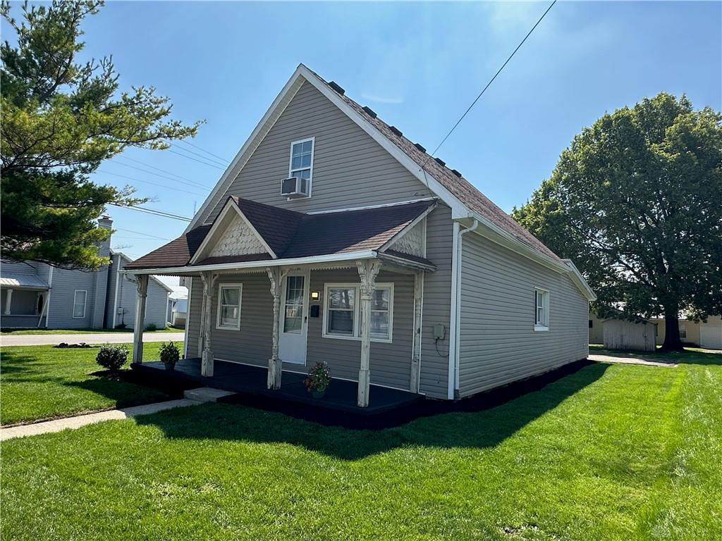 525 Sater Property Photo 3