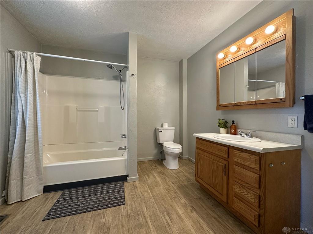 525 Sater Property Photo 9