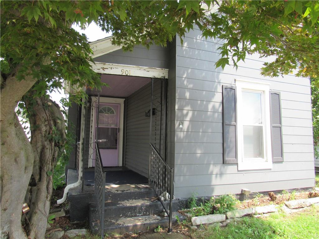 901 E Canal Property Photo 2