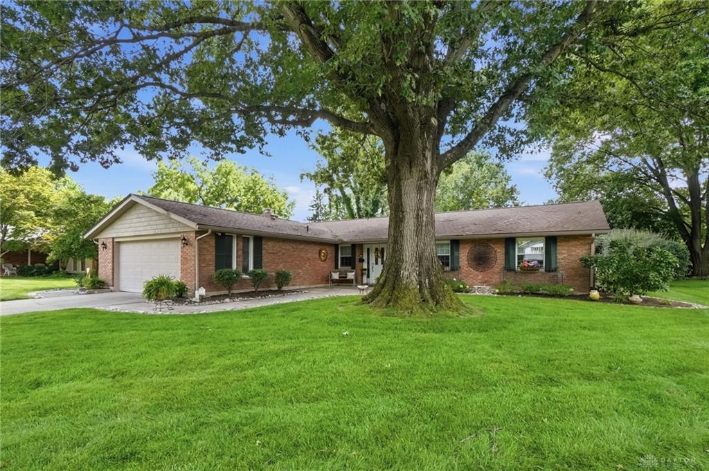 271 Edgebrook Property Photo 1