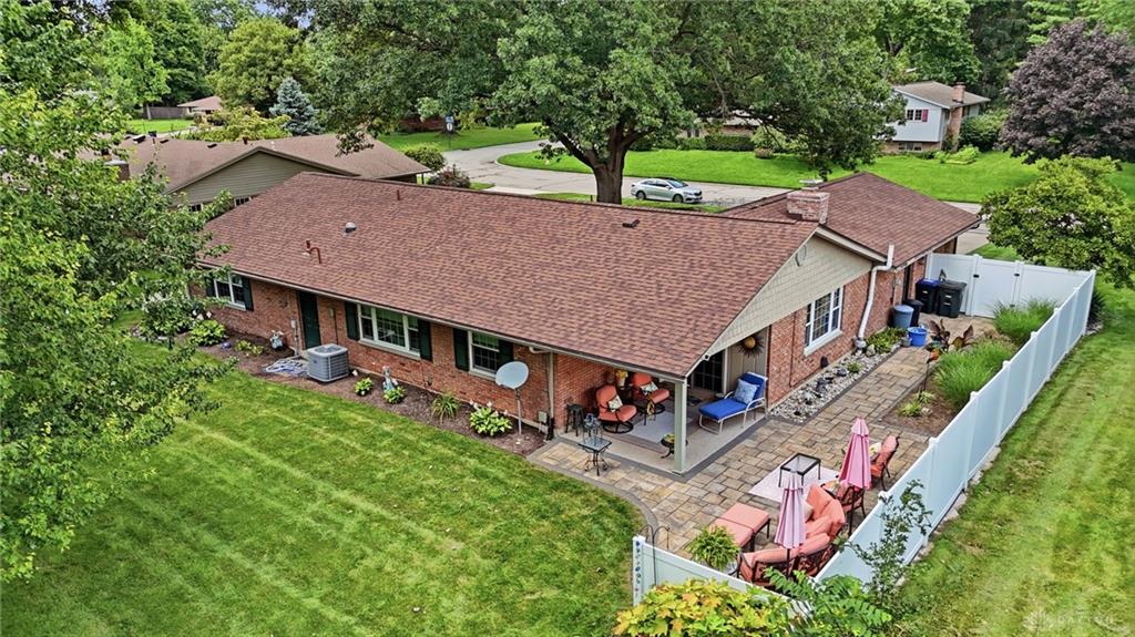 271 Edgebrook Property Photo 4